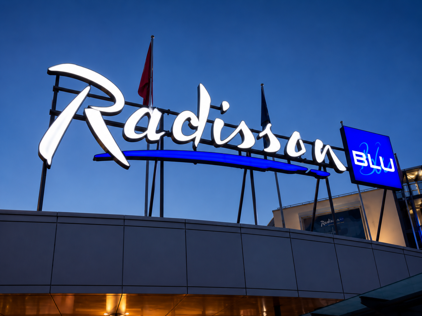 Nordlux Lichtwerbung Radisson-Hotel