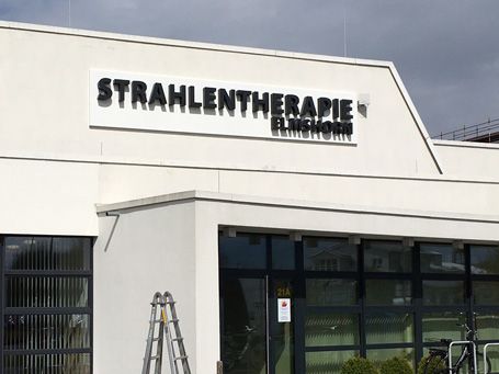 Leuchtbuchstaben Strahlentherapie Zentrum Elmshorn